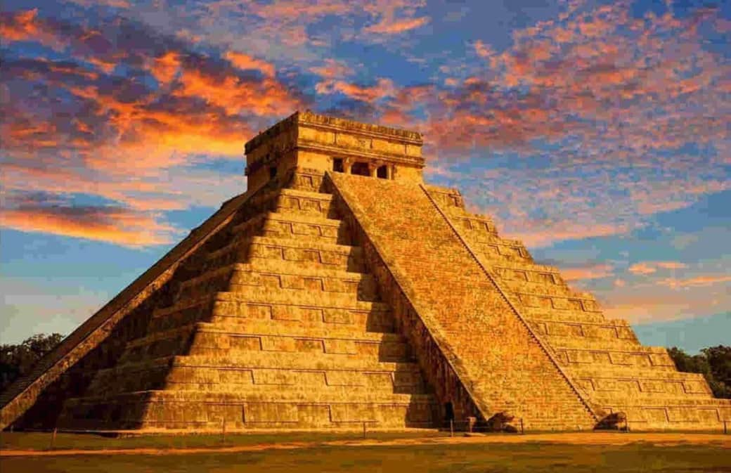 Chichén Itzá: The Mayan Metropolis